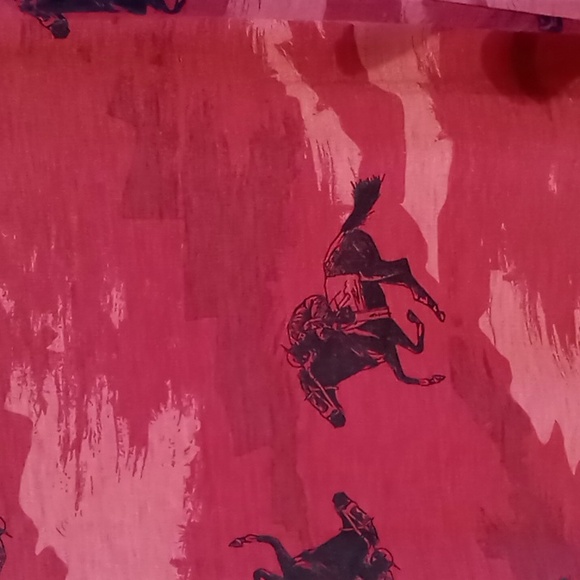 LuLaRoe Women's Short Sleeve V-Neck T-Shirt Size XS NWOT Race Horses Wine/Black/ - Picture 2 of 11